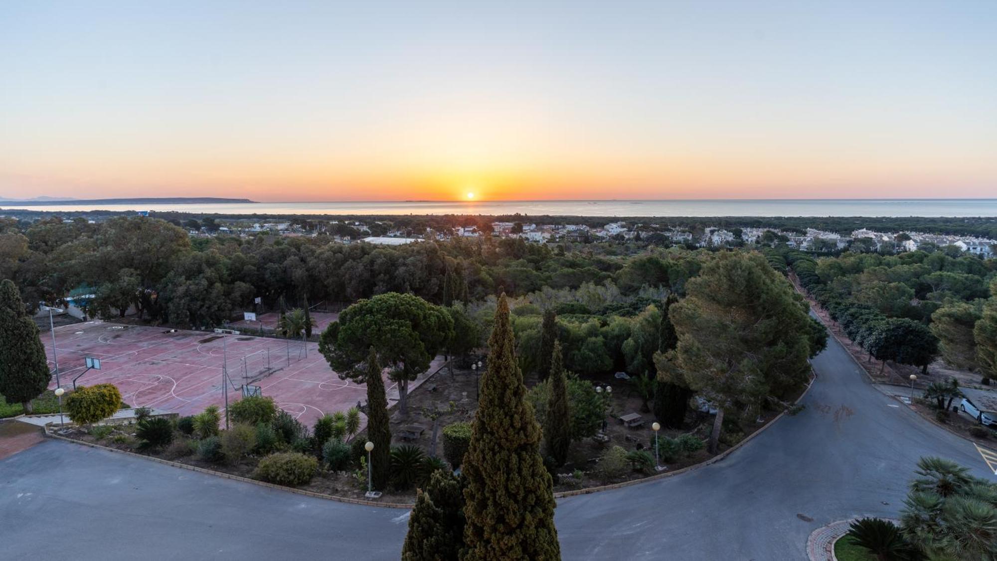 Costablanca Explore Hostel Sports & Events La Mariña 외부 사진